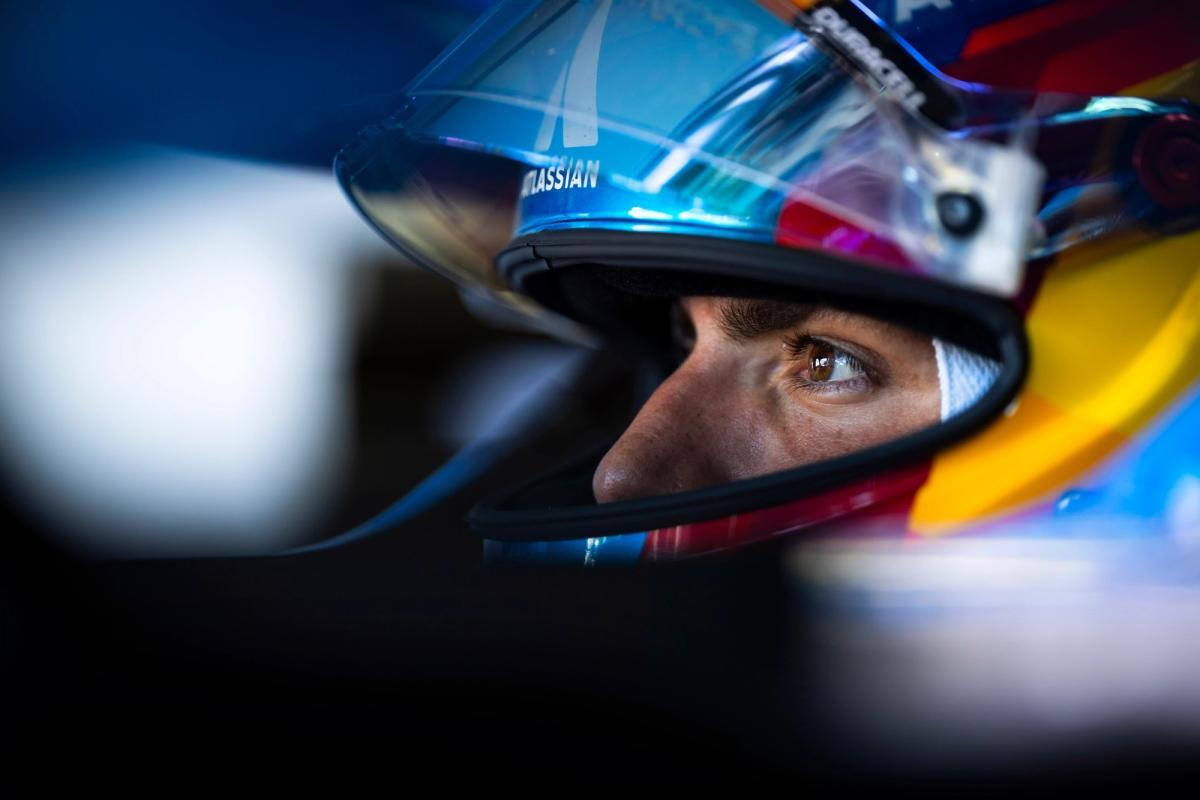 Sainz: “Questa non è Formula 1, stanno vendendo lo spettacolo sbagliato”
