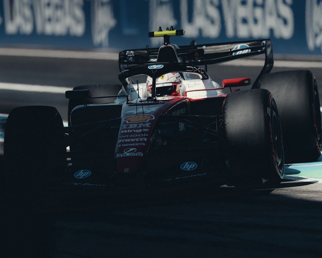 Hamilton: “Motore Mercedes nettamente avanti. Dobbiamo svolgere un lavoro straordinario”