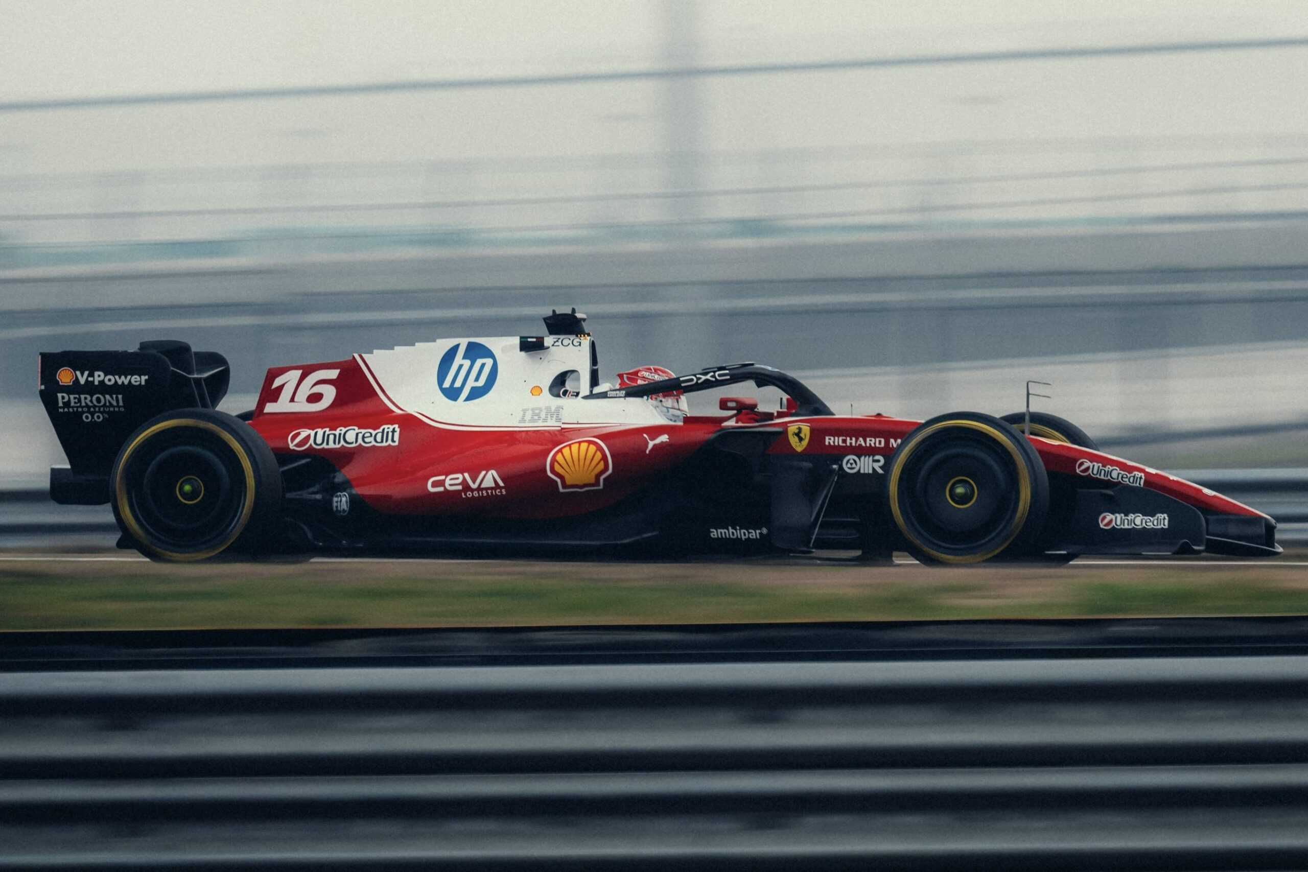 Jock Clear: “Ferrari ricucirà il gap con Mercedes. Questo non è affatto un 2014 bis”