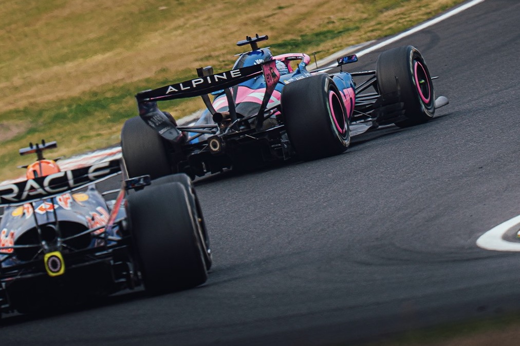 Irvine: “Ho quattro auto elettriche, ma quel concetto non ha senso in F1. Ed è pericoloso”