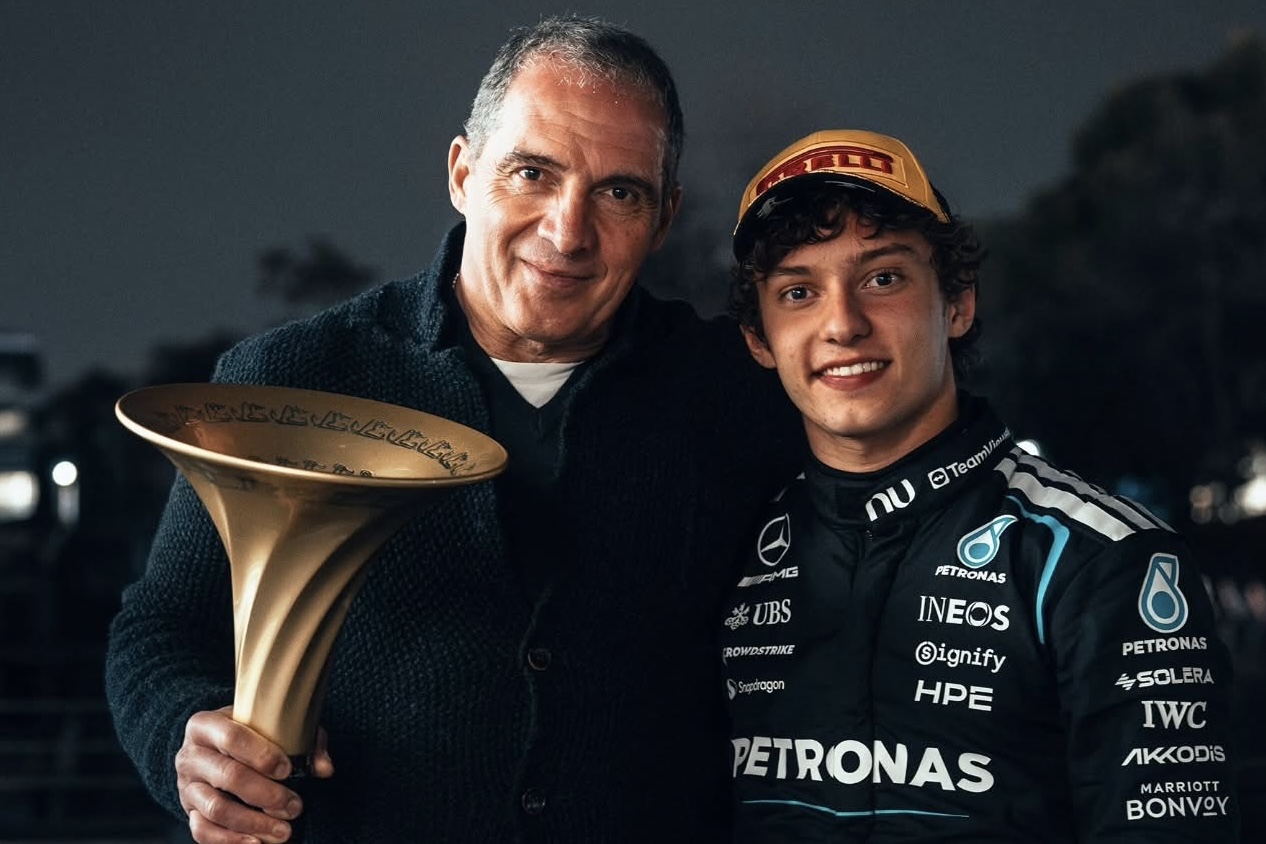 Antonelli: “Mio padre ha un enorme impatto su di me. Mi aiuta a tenere i piedi per terra”