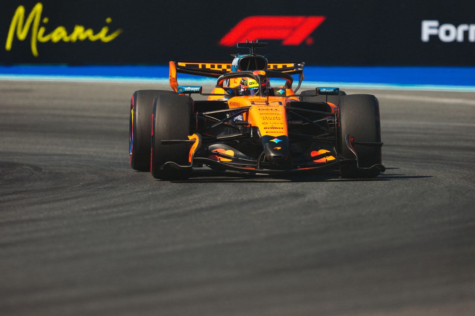 McLaren prepara la sua Macarena: anche Zak Brown conferma i “lavori in corso”