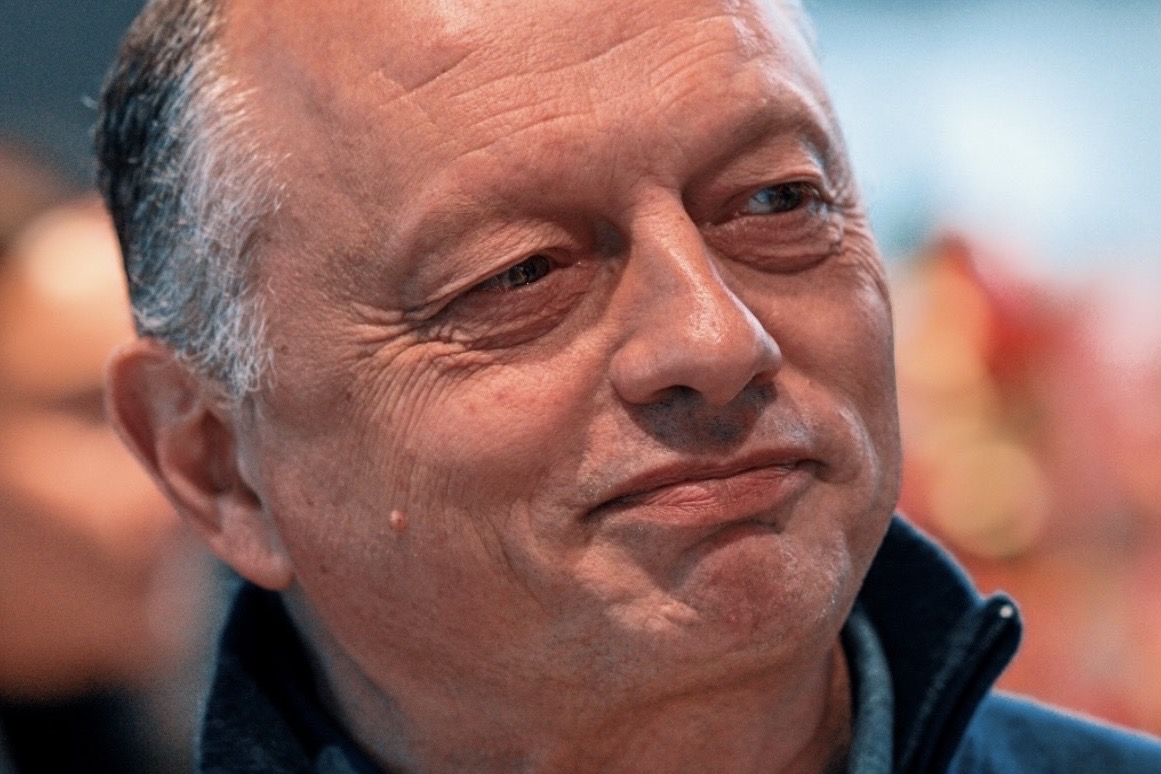 Ferrari da Mondiale? Vasseur resta cauto: “Tre settimane fa volevate licenziare metà del team”