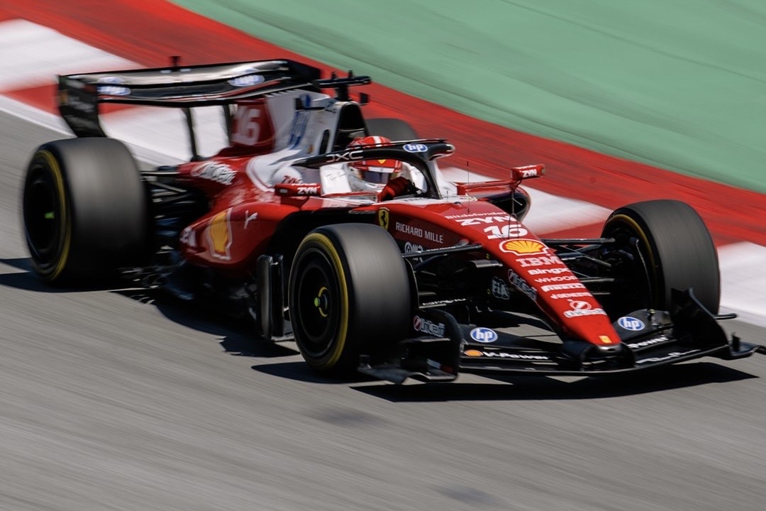 Villeneuve: “Ferrari, rinnovare Leclerc non è stata una buona idea”