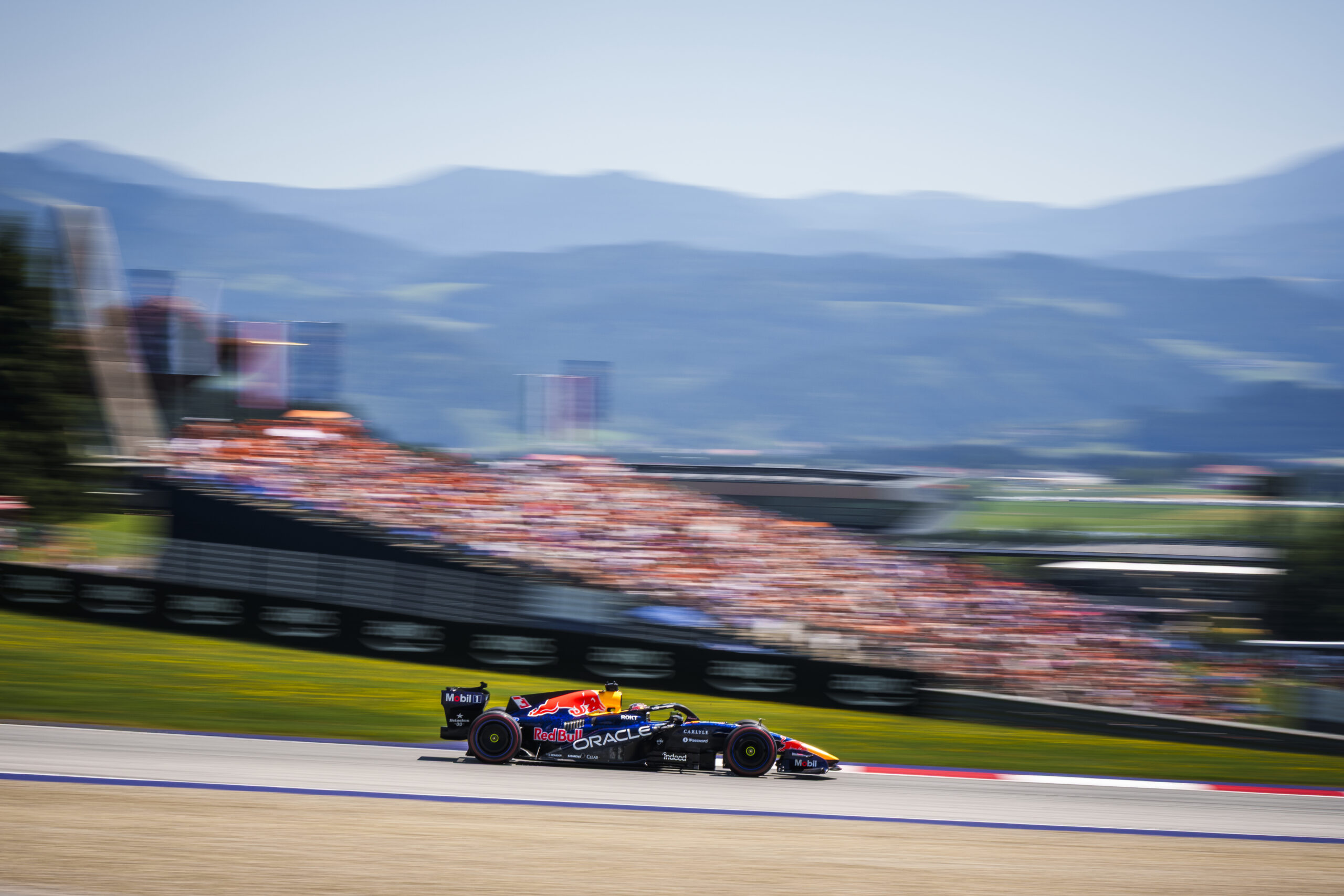 Verstappen: “A fine stagione credo che andrò in Tibet a meditare come Buddha per due mesi”