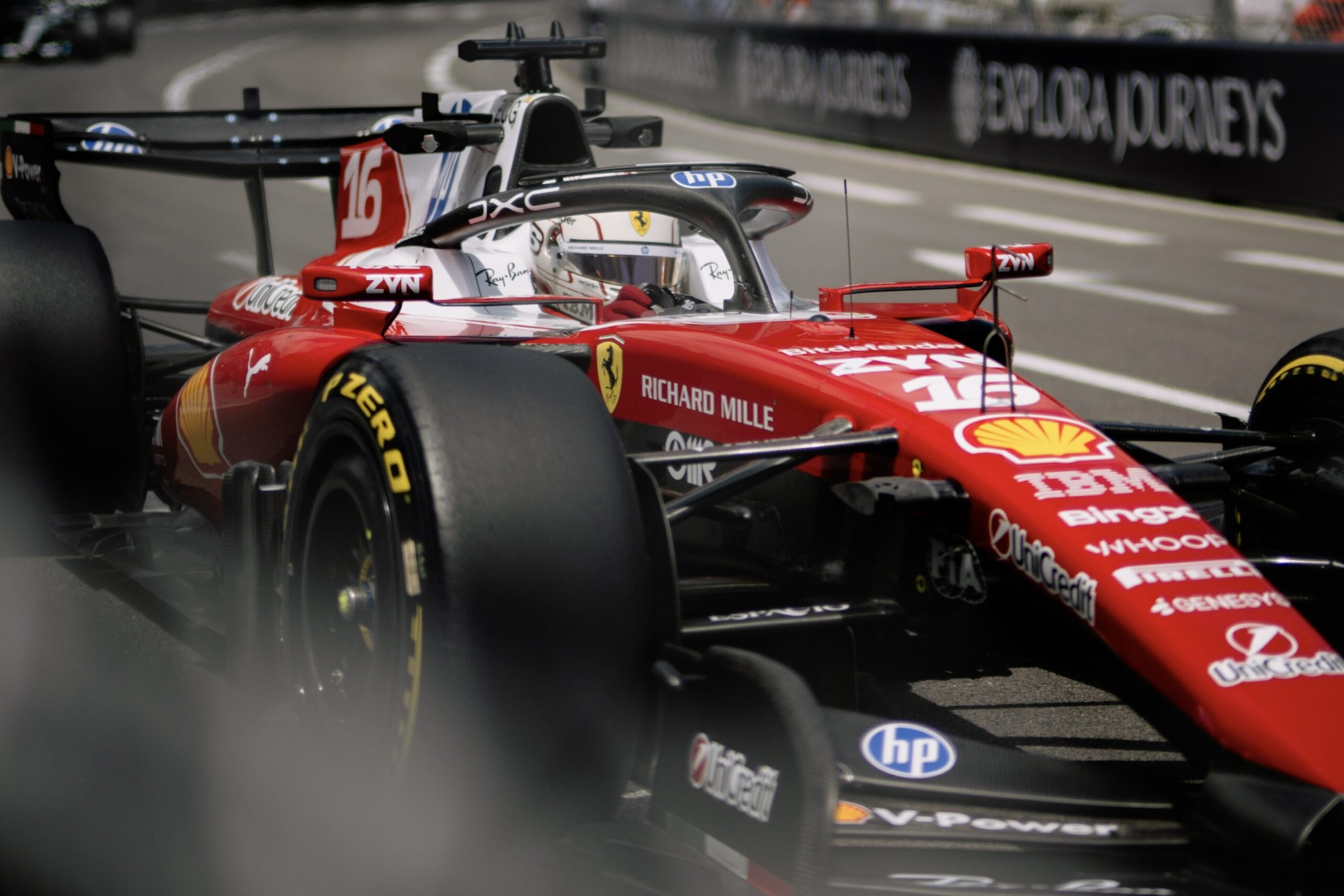 Leclerc: “Se risolveremo i problemi ai freni, quella di domani sarà una giornata migliore”
