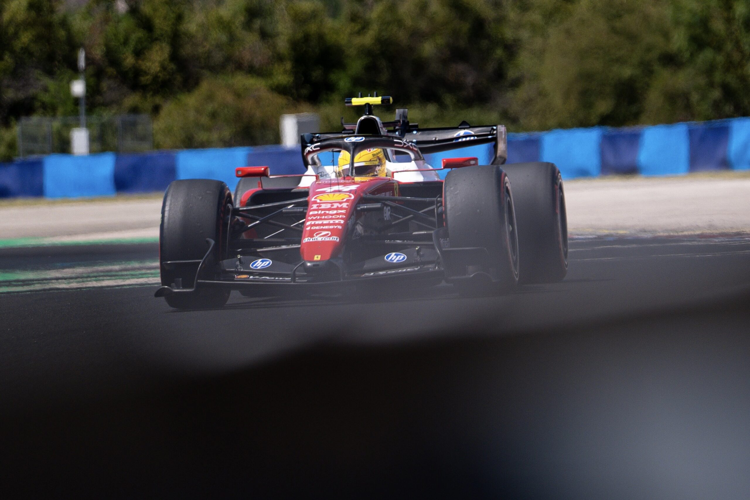 Hamilton: “Partire quinto cambia tutto, ma in gara proveremo a recuperare”