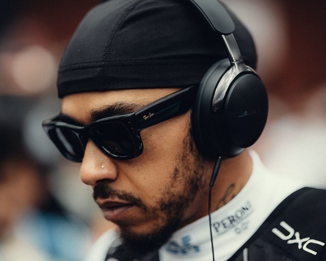 Hamilton: “La Ferrari è tornata a essere un esempio per tutta la griglia”